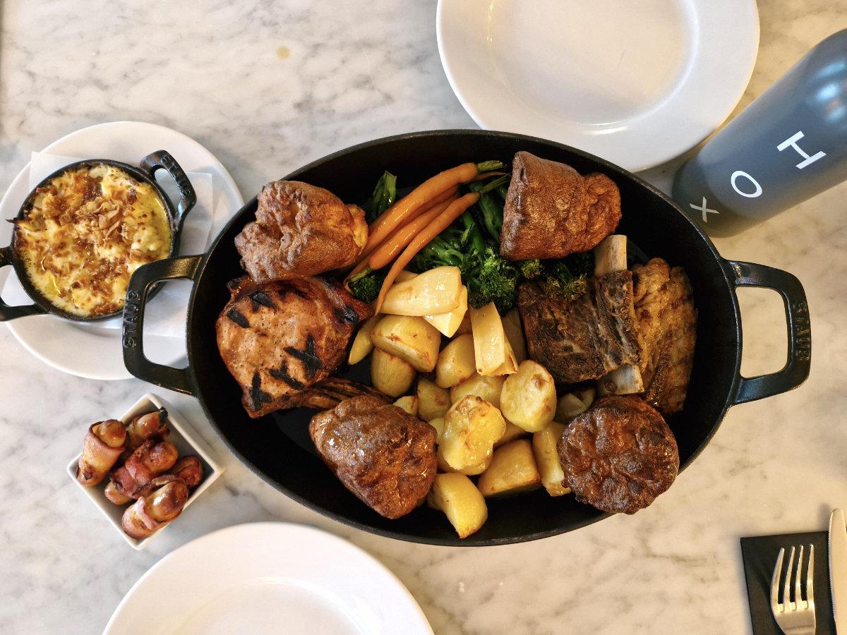 hoxton edinburgh sunday roast from above with sides