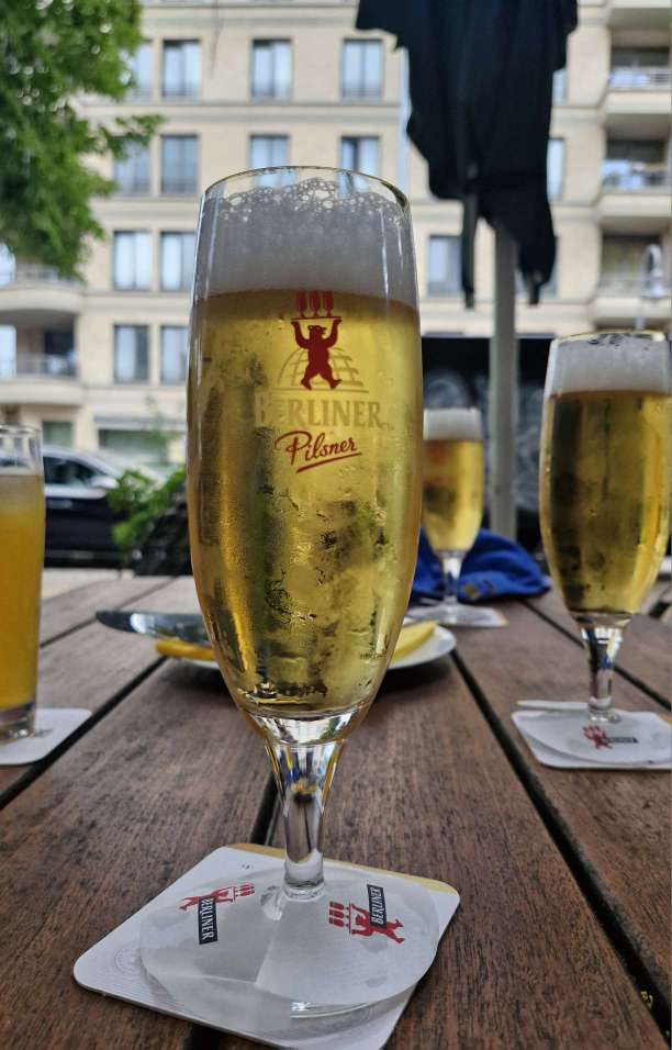 beer at metzer eck bar berlin