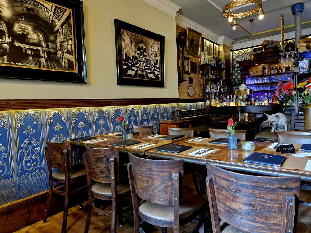inside Restaurant Berlinchen Berlin