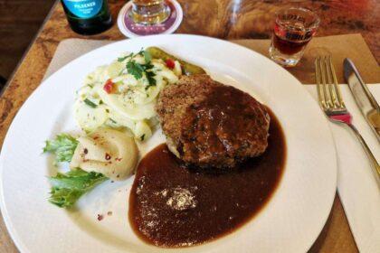 Berlin boulette at Restaurant Berlinchen Berlin