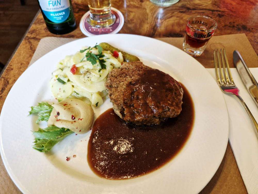 Berlin boulette at Restaurant Berlinchen Berlin