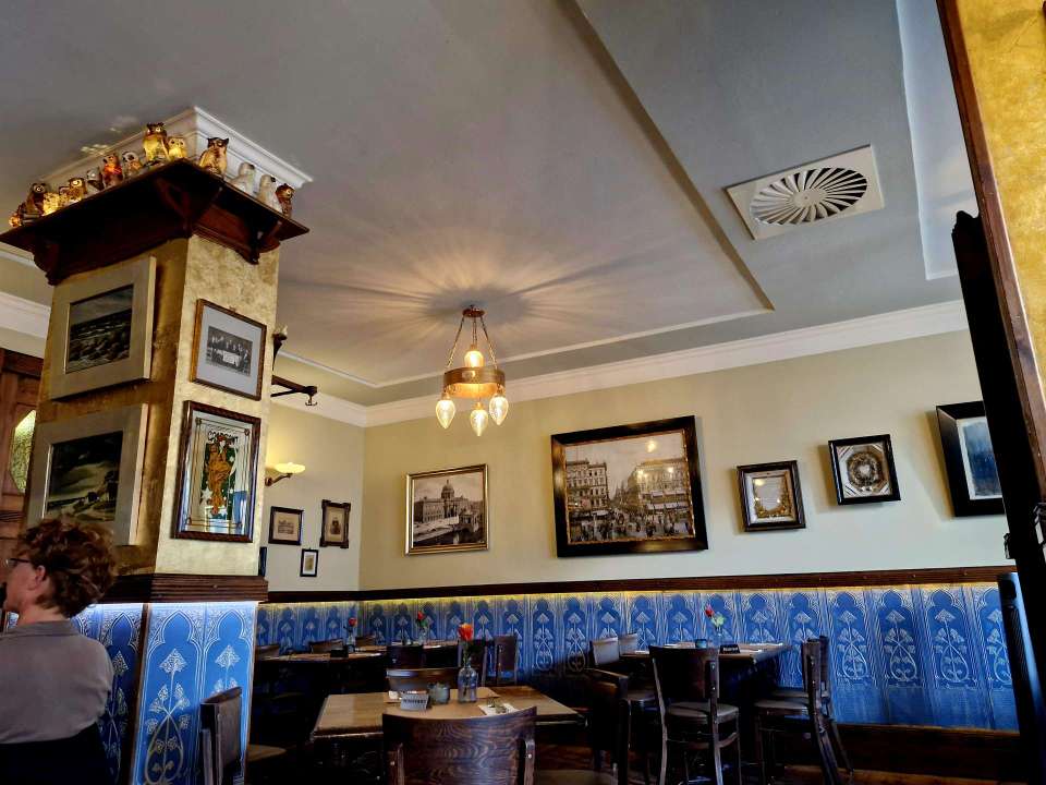 inside Restaurant Berlinchen Berlin