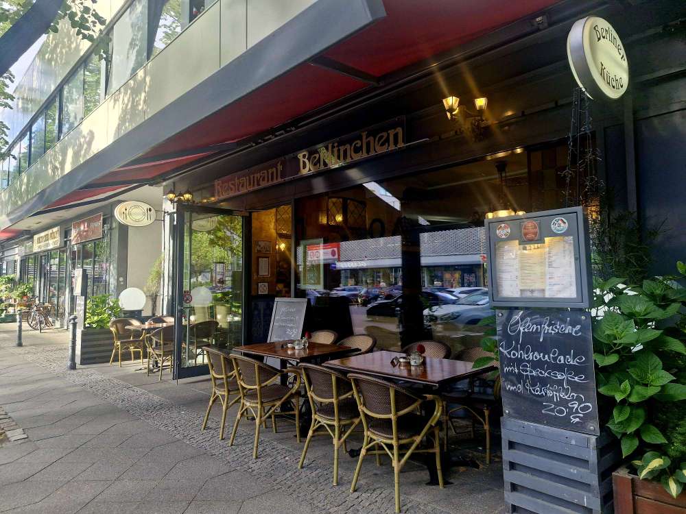 outside Restaurant Berlinchen Berlin