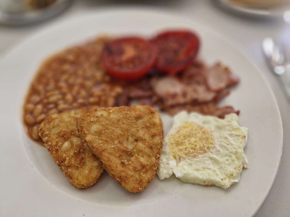 breakfast at Euro cafe caledonian road