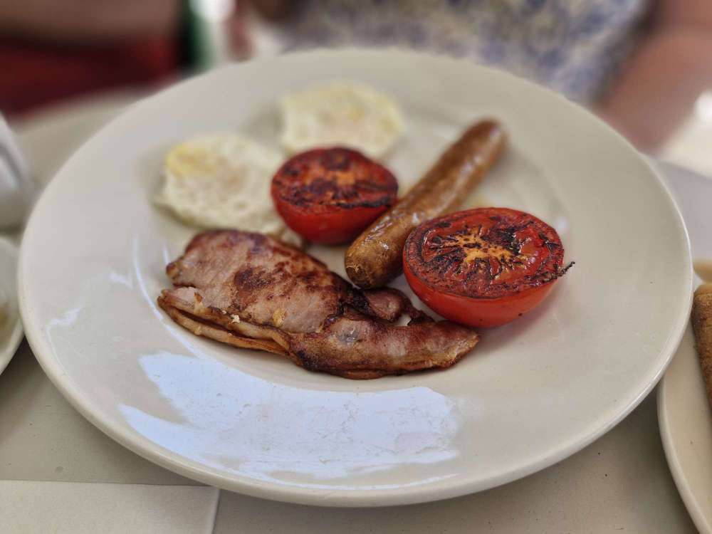 breakfast at Euro cafe caledonian road