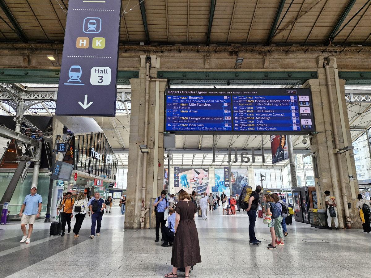 European Sleeper Paris to Berlin awaiting platform