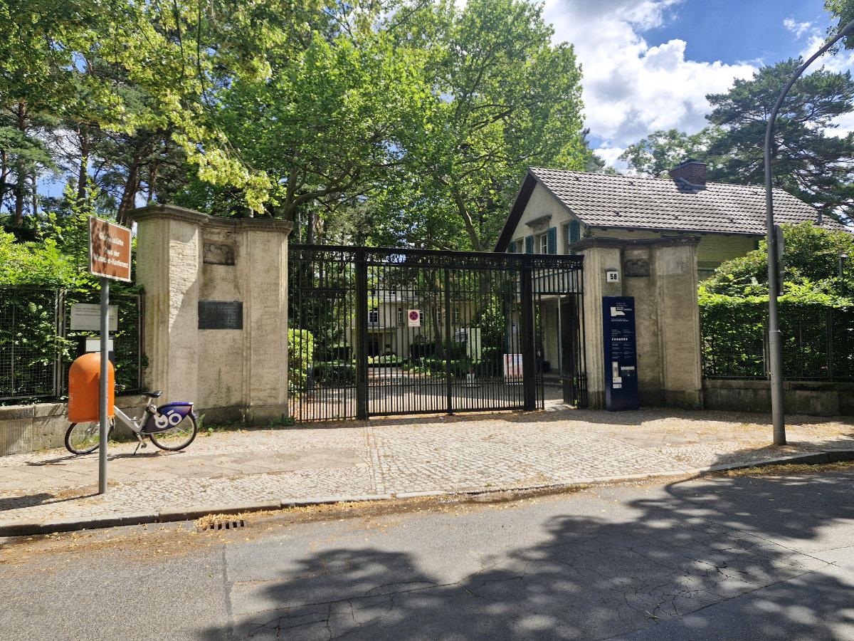main entrance to house of the wannsee conference