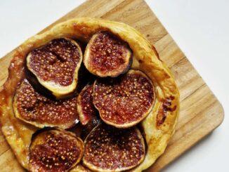Easy Fig Puff Pastry Tarts with Honey