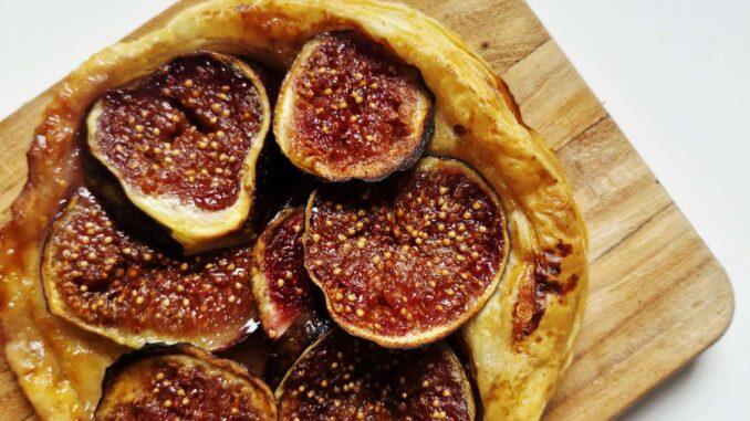 Easy Fig Puff Pastry Tarts with Honey