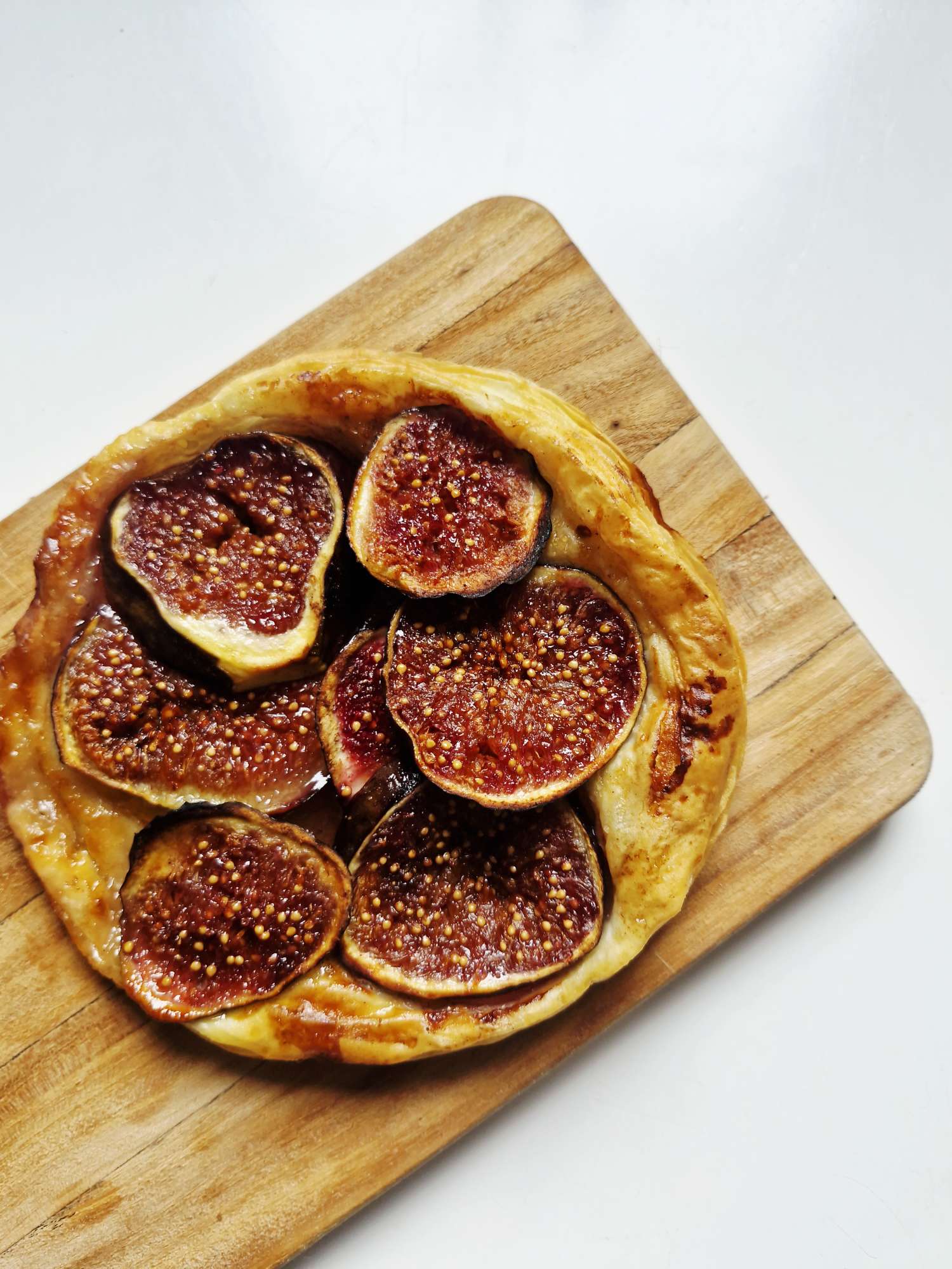 Easy Fig Puff Pastry Tarts with Honey