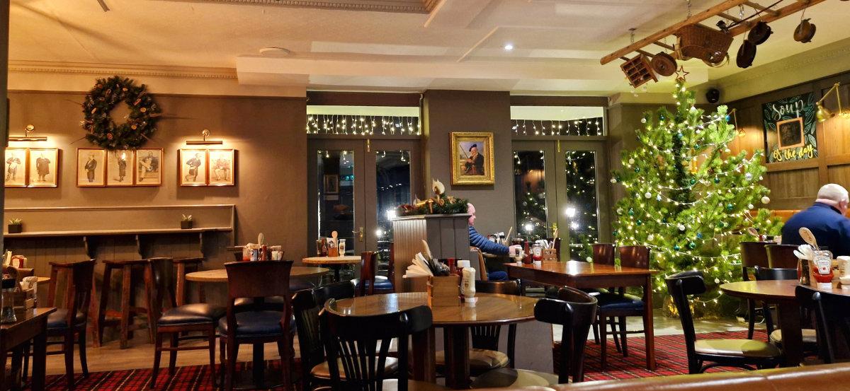Dinner in Wild Brownie: the hotel's relaxed alternative