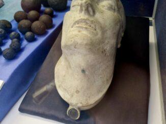 • hollow-cast plaster copy of Napoleon Bonaparte's death mask, considered one of the finest known casts. • History: It was presented to the Montrose Natural History and Antiquarian Society in 1839 (18 years after Napoleon's death in 1821) and was authenticated in 2007 by Dr. Robert Prescott of St. Andrews University.